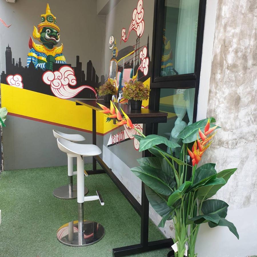 曼谷 V30 Sukhumvit酒店 外观 照片