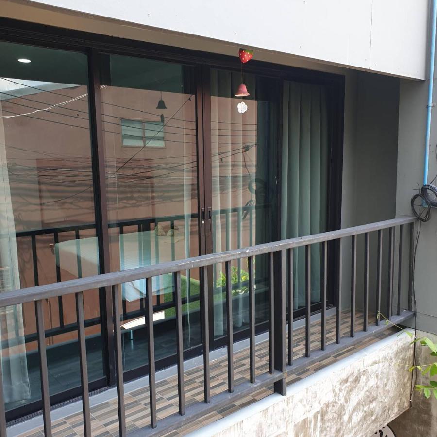 曼谷 V30 Sukhumvit酒店 外观 照片