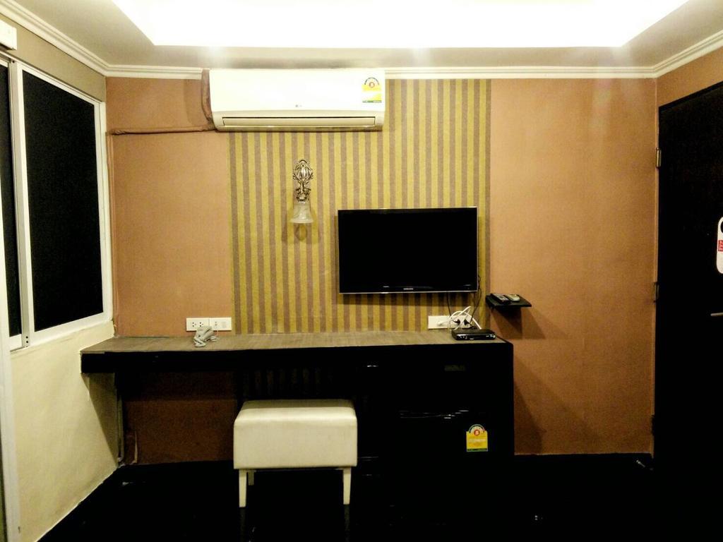 曼谷 V30 Sukhumvit酒店 外观 照片