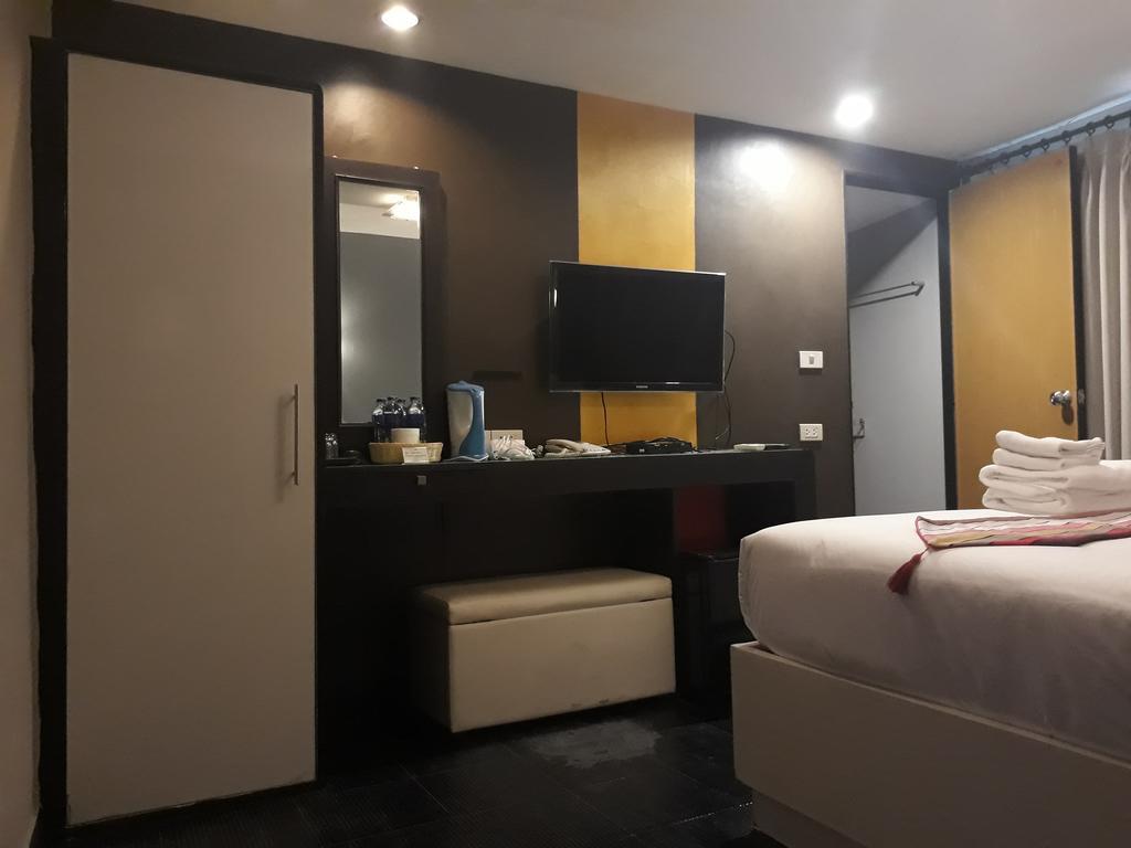 曼谷 V30 Sukhumvit酒店 外观 照片